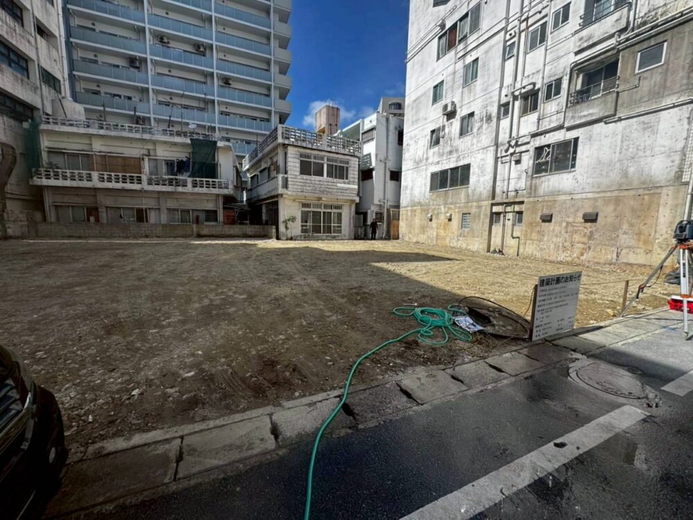 那覇市安里木造建物2棟解体撤去工事
