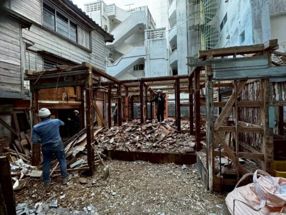施工中