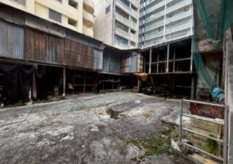 那覇市安里木造建物2棟解体撤去工事